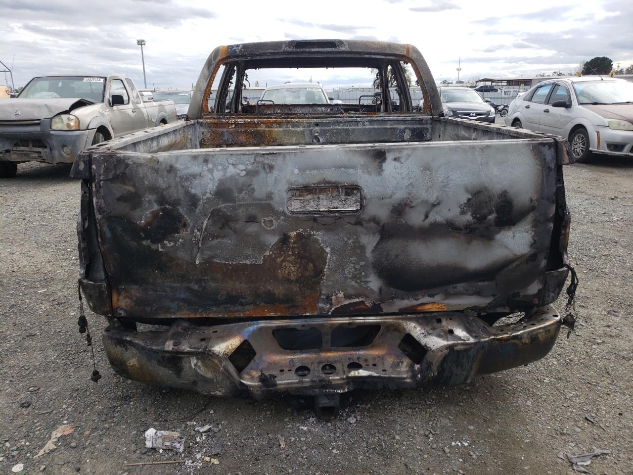 Photo 5 VIN: 5TFEY5F17AX078618 - TOYOTA TUNDRA 