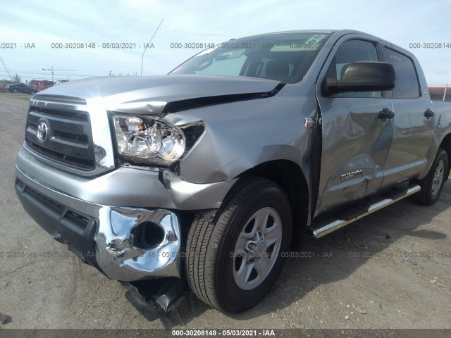 Photo 5 VIN: 5TFEY5F17BX101140 - TOYOTA TUNDRA 2WD TRUCK 