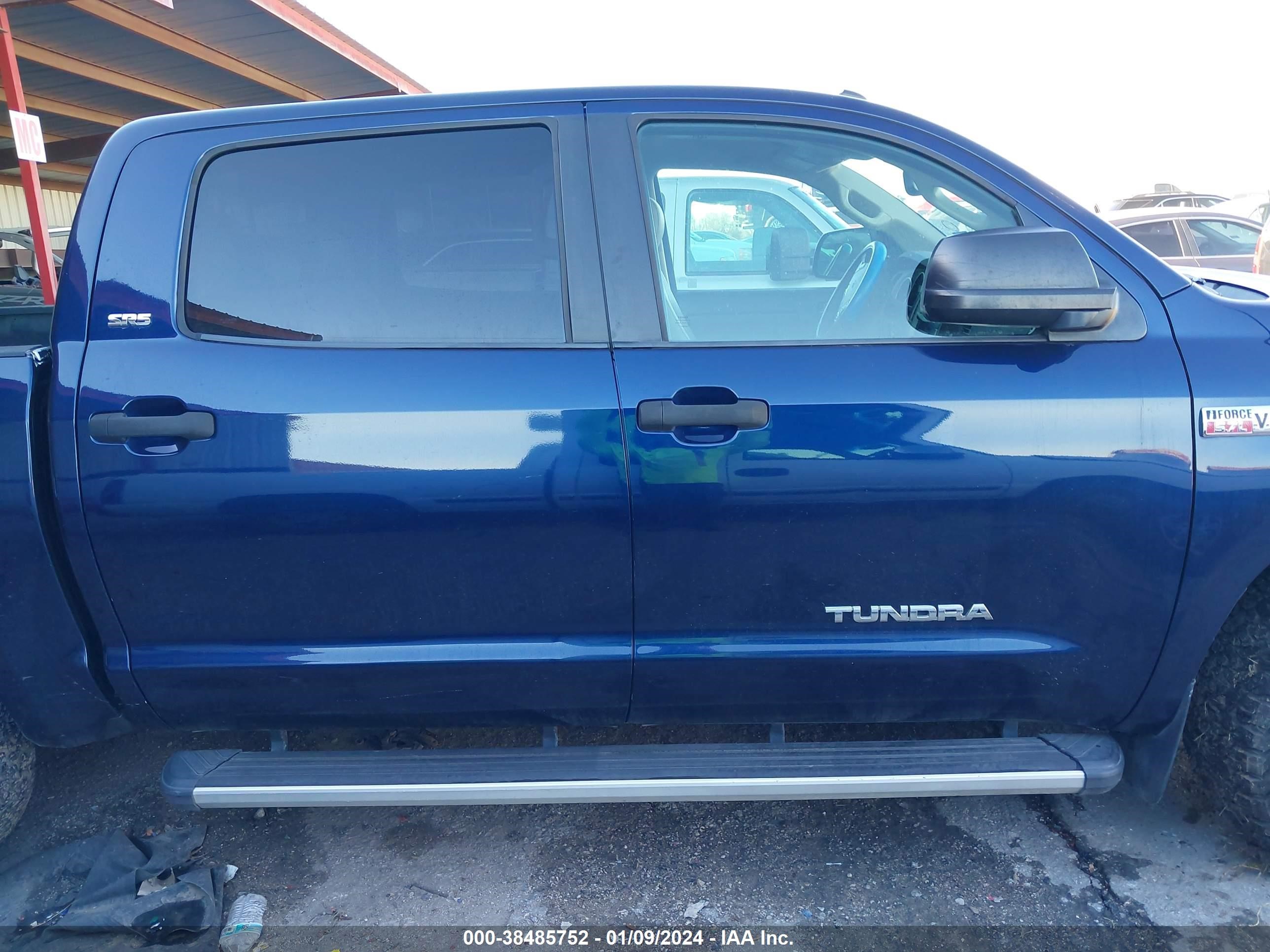 Photo 11 VIN: 5TFEY5F17BX111134 - TOYOTA TUNDRA 