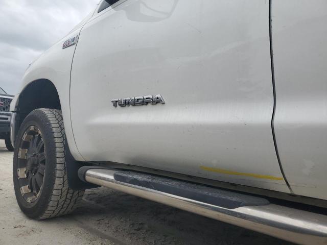 Photo 11 VIN: 5TFEY5F17DX133850 - TOYOTA TUNDRA CRE 