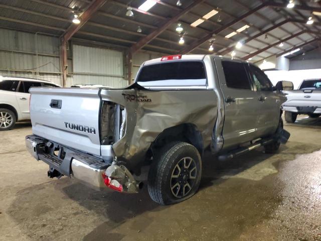 Photo 2 VIN: 5TFEY5F17JX235371 - TOYOTA TUNDRA 