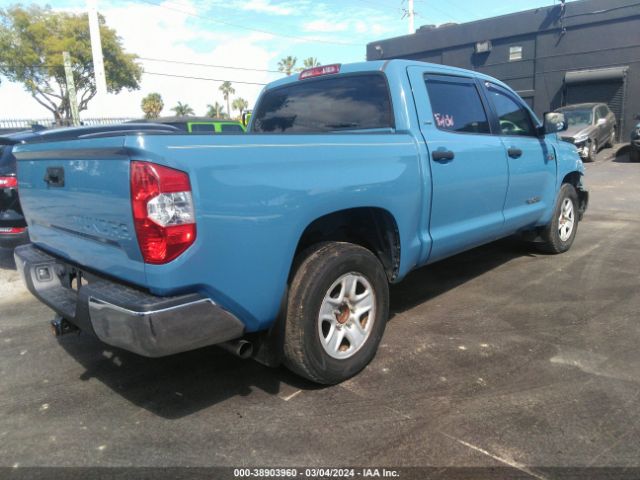 Photo 3 VIN: 5TFEY5F17KX246162 - TOYOTA TUNDRA 