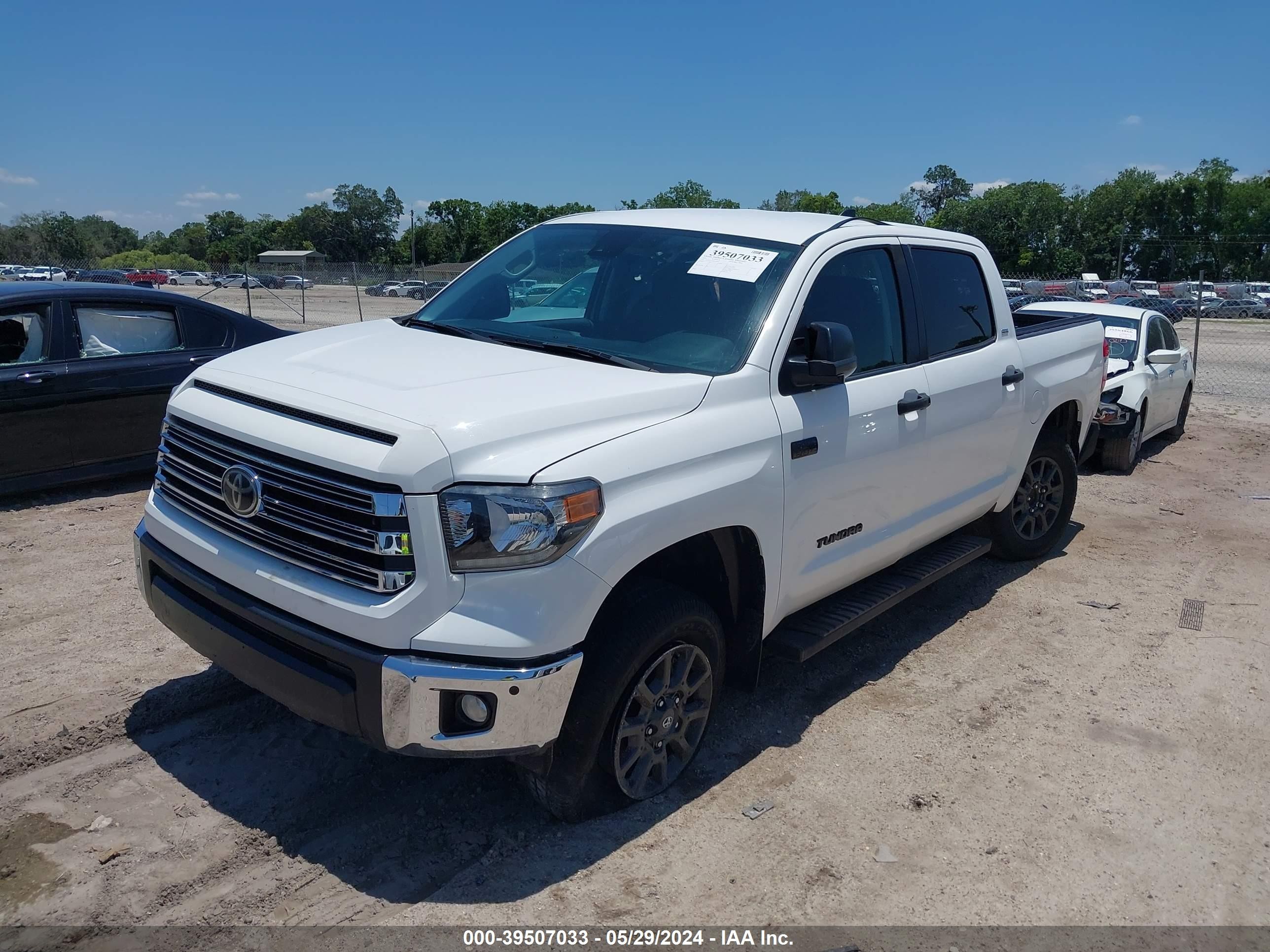 Photo 1 VIN: 5TFEY5F17MX274806 - TOYOTA TUNDRA 