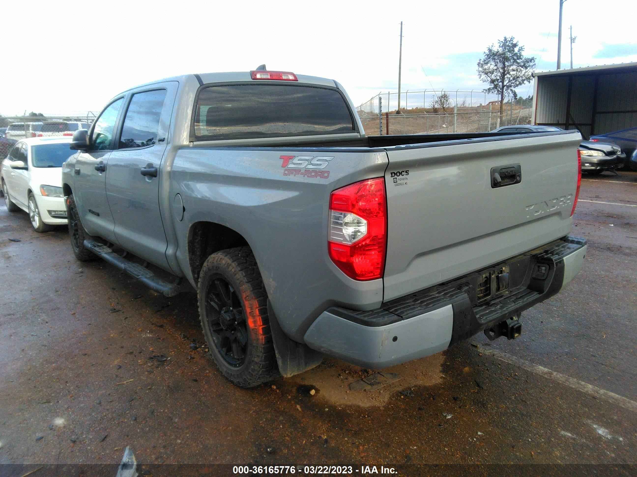 Photo 2 VIN: 5TFEY5F17MX281108 - TOYOTA TUNDRA 