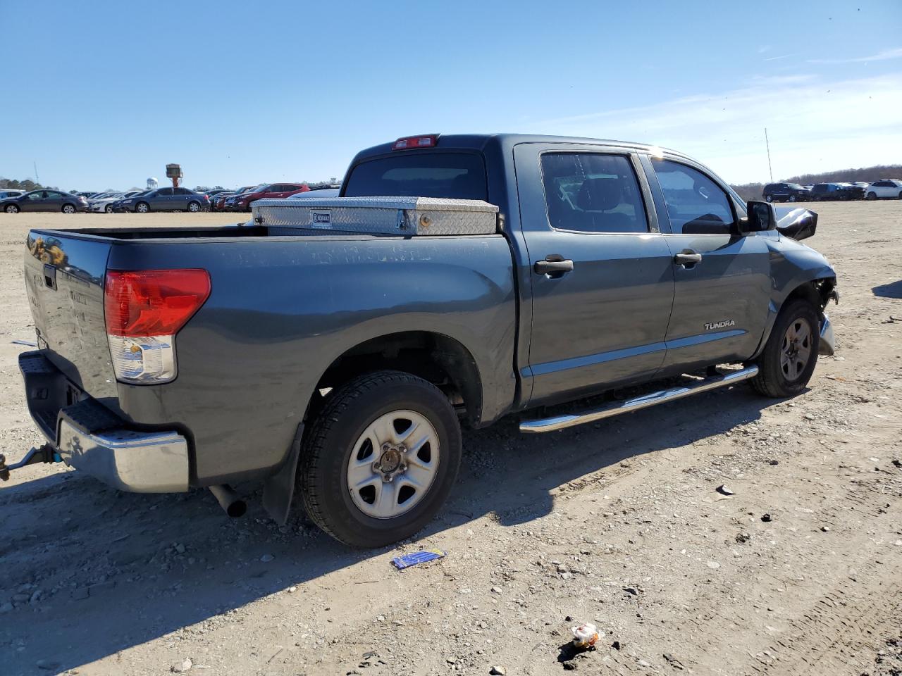 Photo 2 VIN: 5TFEY5F18AX076876 - TOYOTA TUNDRA 