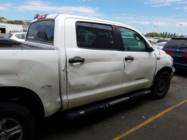 Photo 8 VIN: 5TFEY5F18BX103253 - TOYOTA TUNDRA CRE 