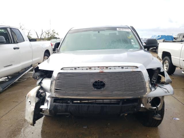 Photo 8 VIN: 5TFEY5F18CX125500 - TOYOTA TUNDRA CRE 