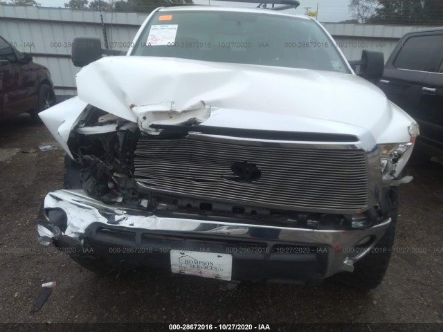 Photo 9 VIN: 5TFEY5F18DX143979 - TOYOTA TUNDRA 2WD TRUCK 