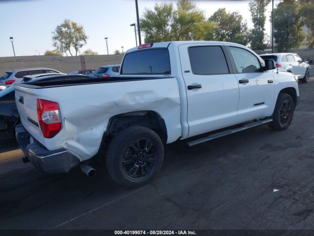 Photo 3 VIN: 5TFEY5F18JX232561 - TOYOTA TUNDRA 