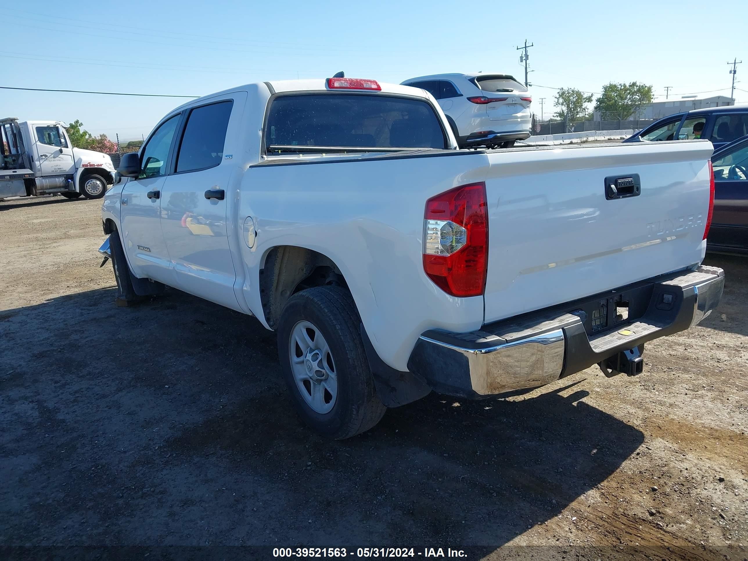 Photo 2 VIN: 5TFEY5F18MX293669 - TOYOTA TUNDRA 