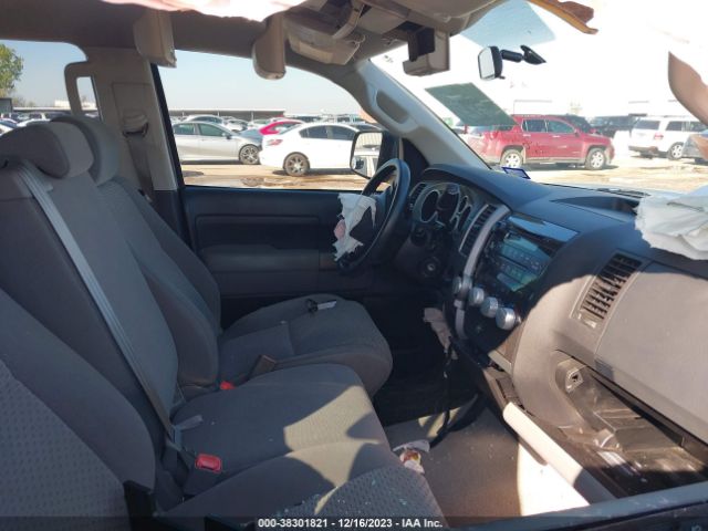 Photo 4 VIN: 5TFEY5F19BX102709 - TOYOTA TUNDRA 