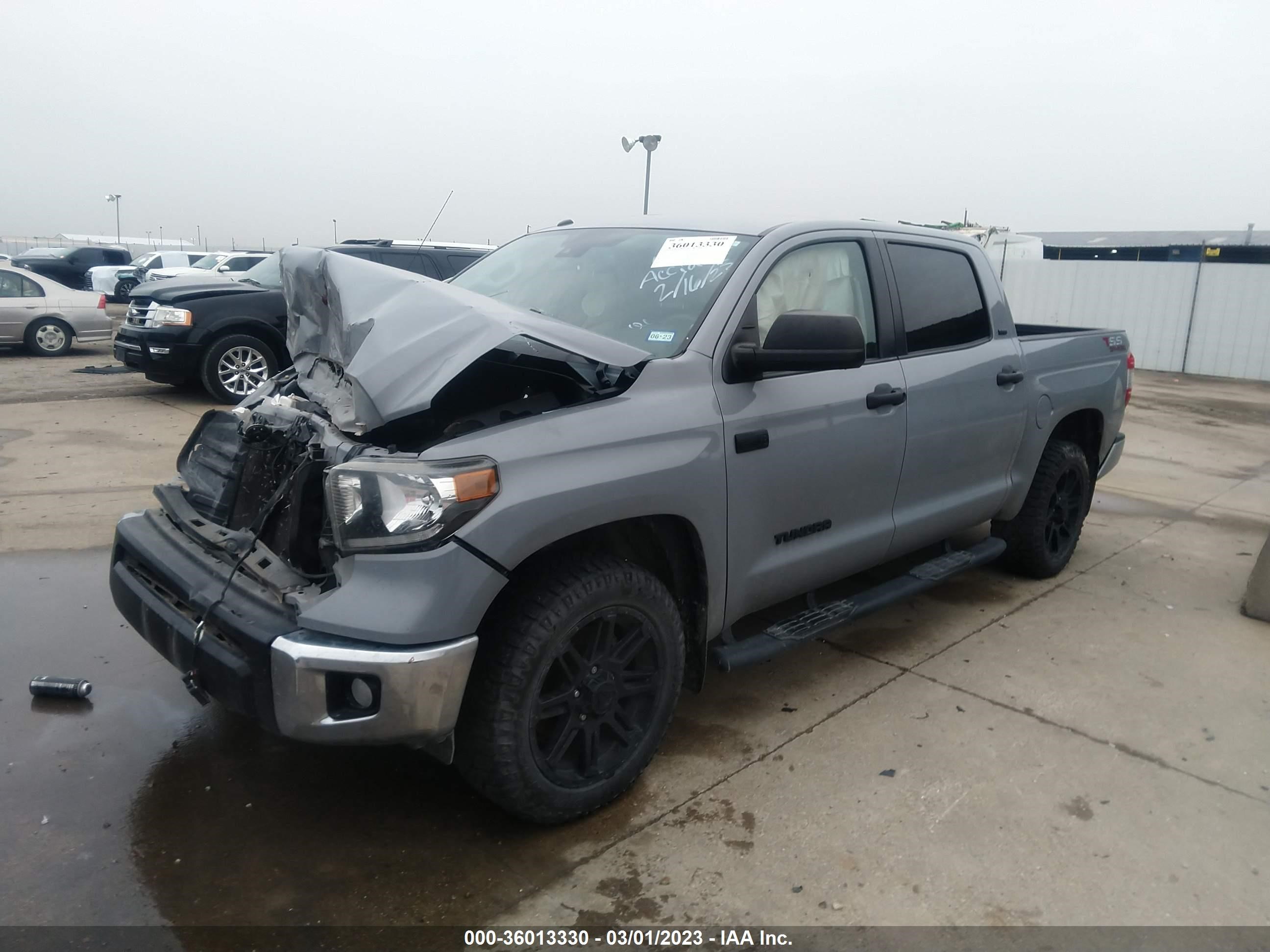 Photo 1 VIN: 5TFEY5F19KX251007 - TOYOTA TUNDRA 