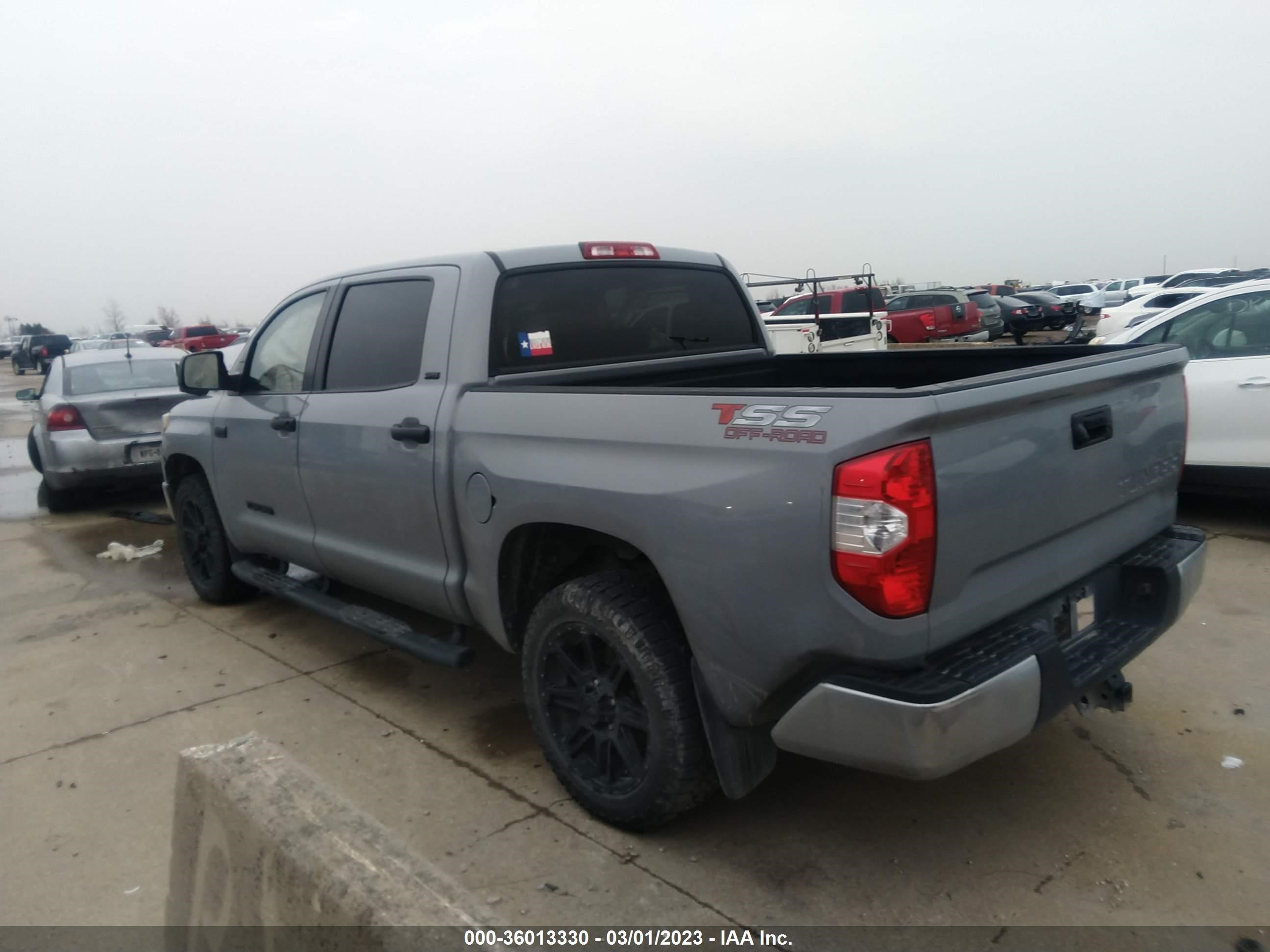 Photo 2 VIN: 5TFEY5F19KX251007 - TOYOTA TUNDRA 