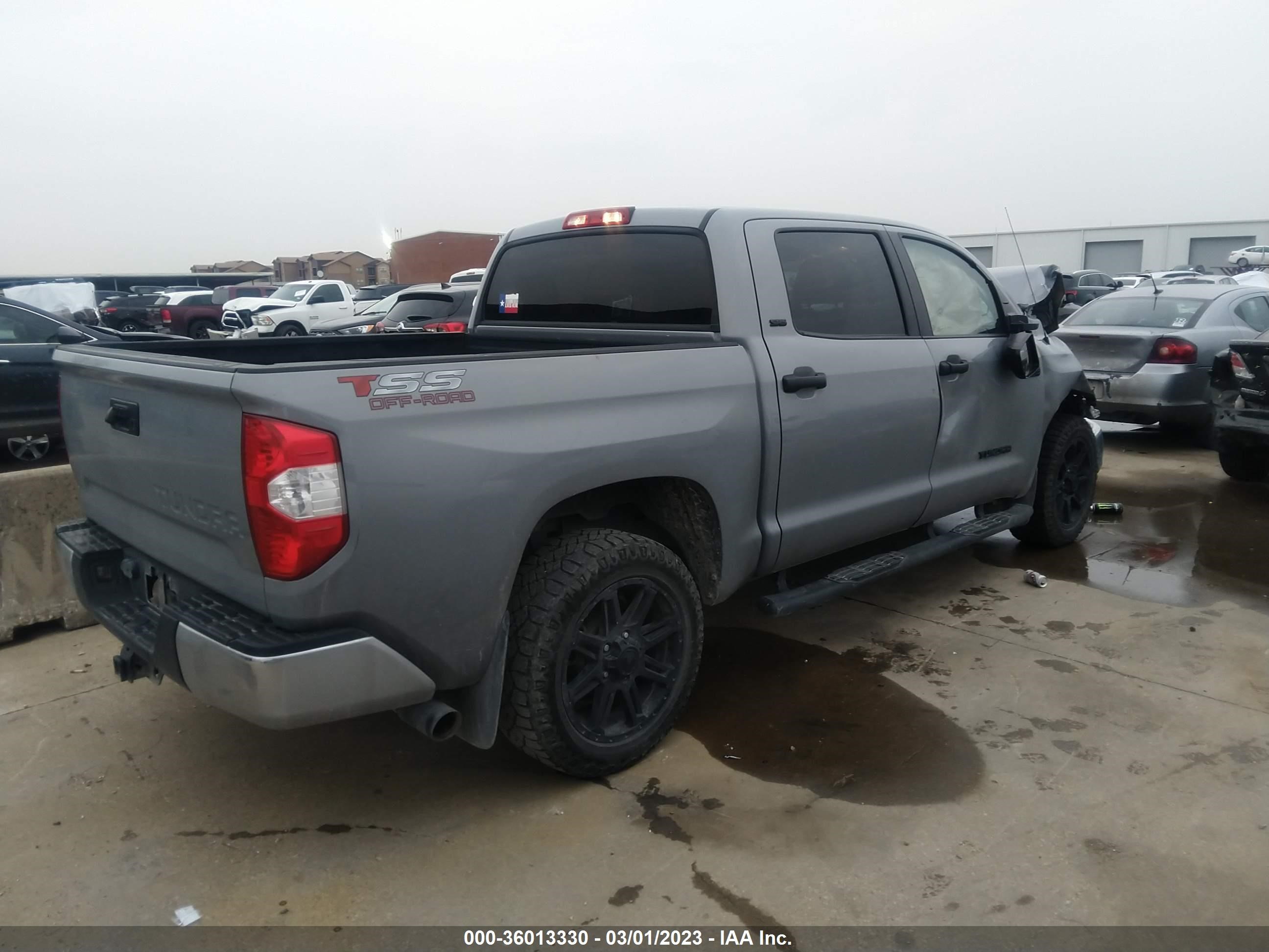 Photo 3 VIN: 5TFEY5F19KX251007 - TOYOTA TUNDRA 