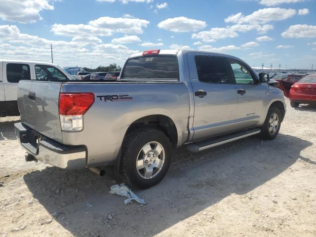 Photo 2 VIN: 5TFEY5F1XAX089970 - TOYOTA TUNDRA CRE 