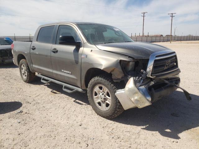 Photo 3 VIN: 5TFEY5F1XAX095669 - TOYOTA TUNDRA CRE 