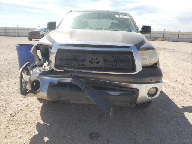 Photo 4 VIN: 5TFEY5F1XAX095669 - TOYOTA TUNDRA CRE 