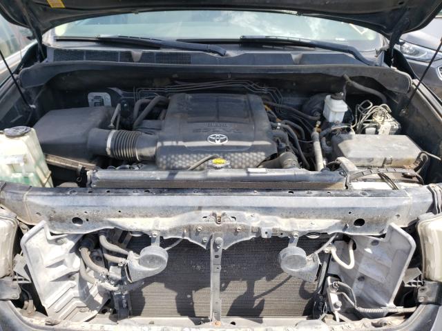 Photo 6 VIN: 5TFEY5F1XBX111645 - TOYOTA TUNDRA CRE 