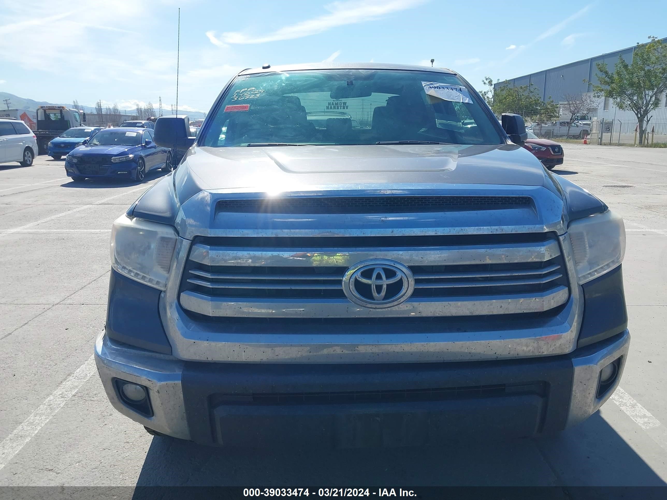 Photo 11 VIN: 5TFEY5F1XGX192475 - TOYOTA TUNDRA 