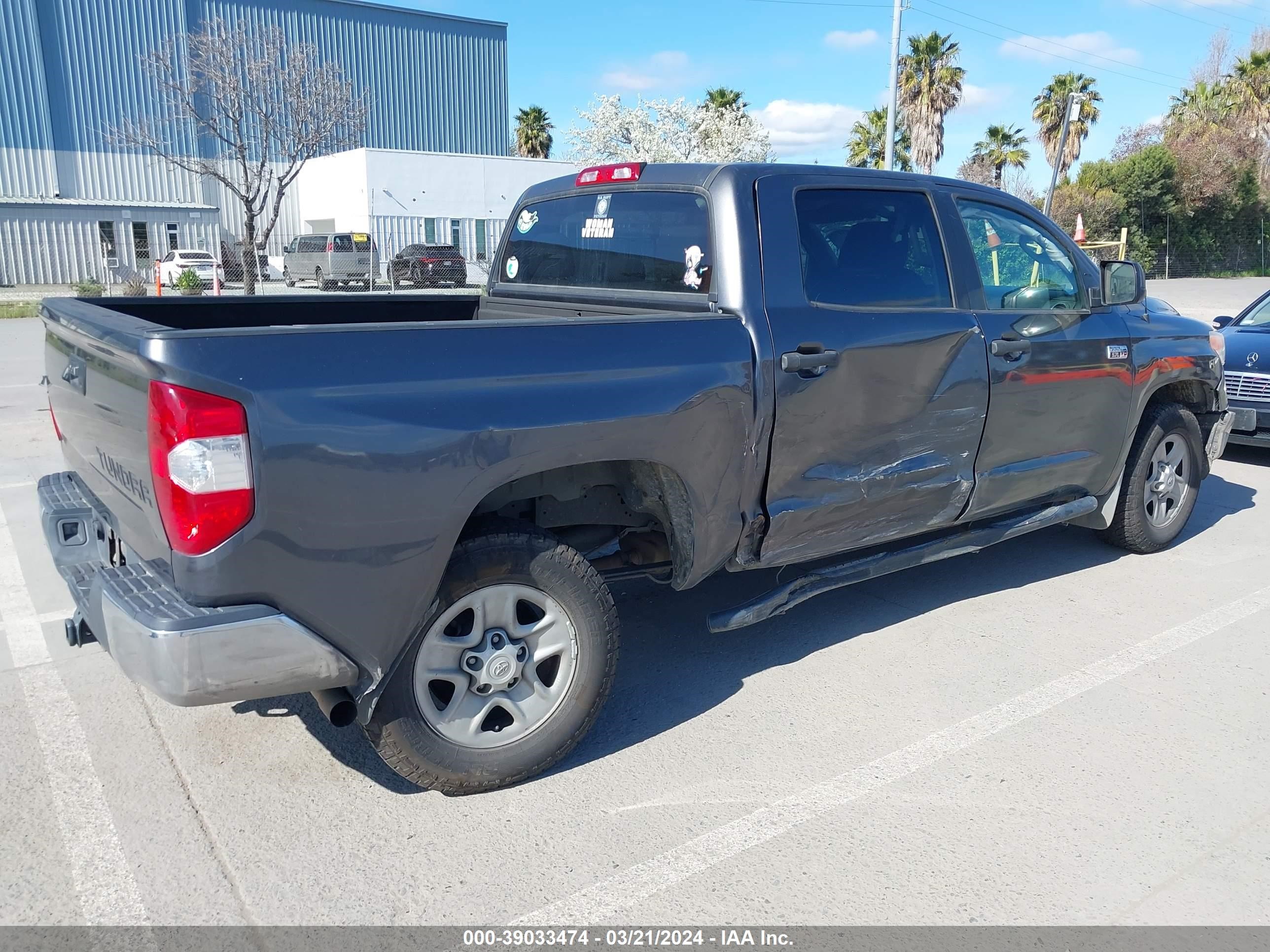 Photo 3 VIN: 5TFEY5F1XGX192475 - TOYOTA TUNDRA 