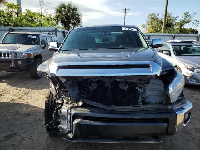 Photo 4 VIN: 5TFFW5F13GX210583 - TOYOTA TUNDRA CRE 