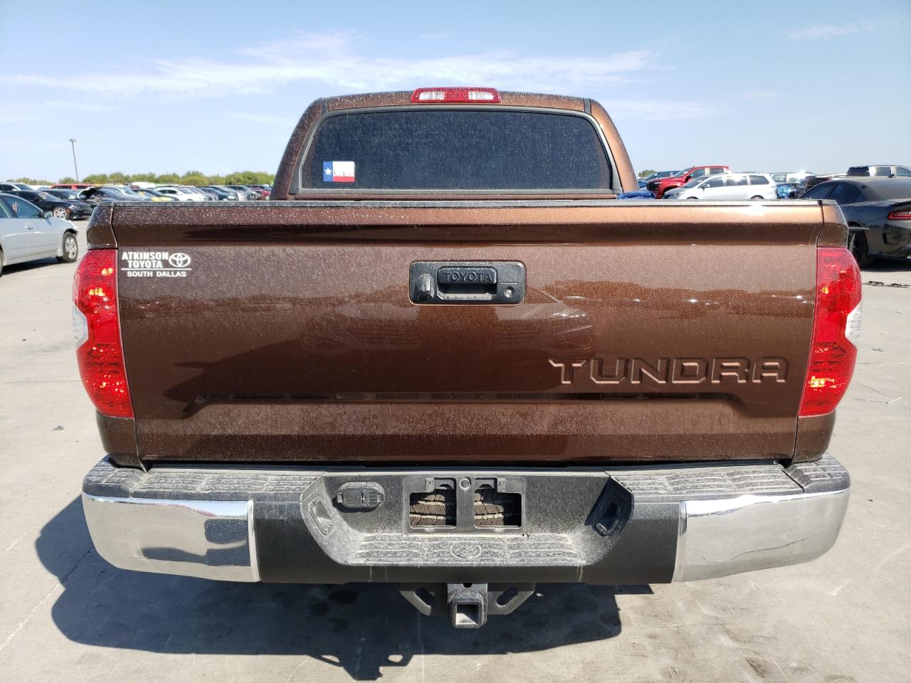 Photo 5 VIN: 5TFFW5F17GX207363 - TOYOTA TUNDRA 