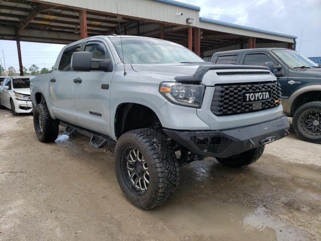 Photo 3 VIN: 5TFFY5F11JX238772 - TOYOTA TUNDRA CRE 