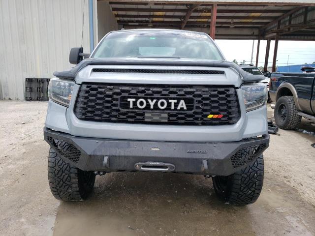 Photo 4 VIN: 5TFFY5F11JX238772 - TOYOTA TUNDRA CRE 