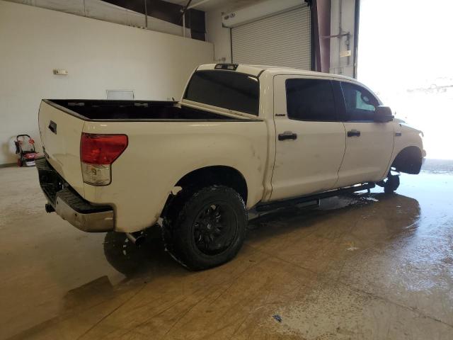 Photo 2 VIN: 5TFFY5F12DX142041 - TOYOTA TUNDRA CRE 