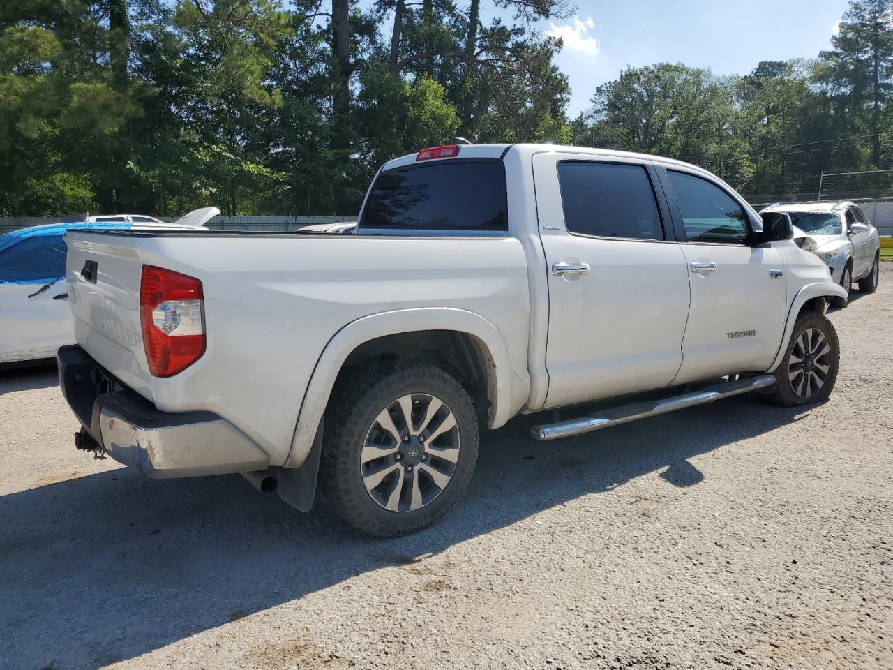 Photo 2 VIN: 5TFFY5F13LX257858 - TOYOTA TUNDRA 