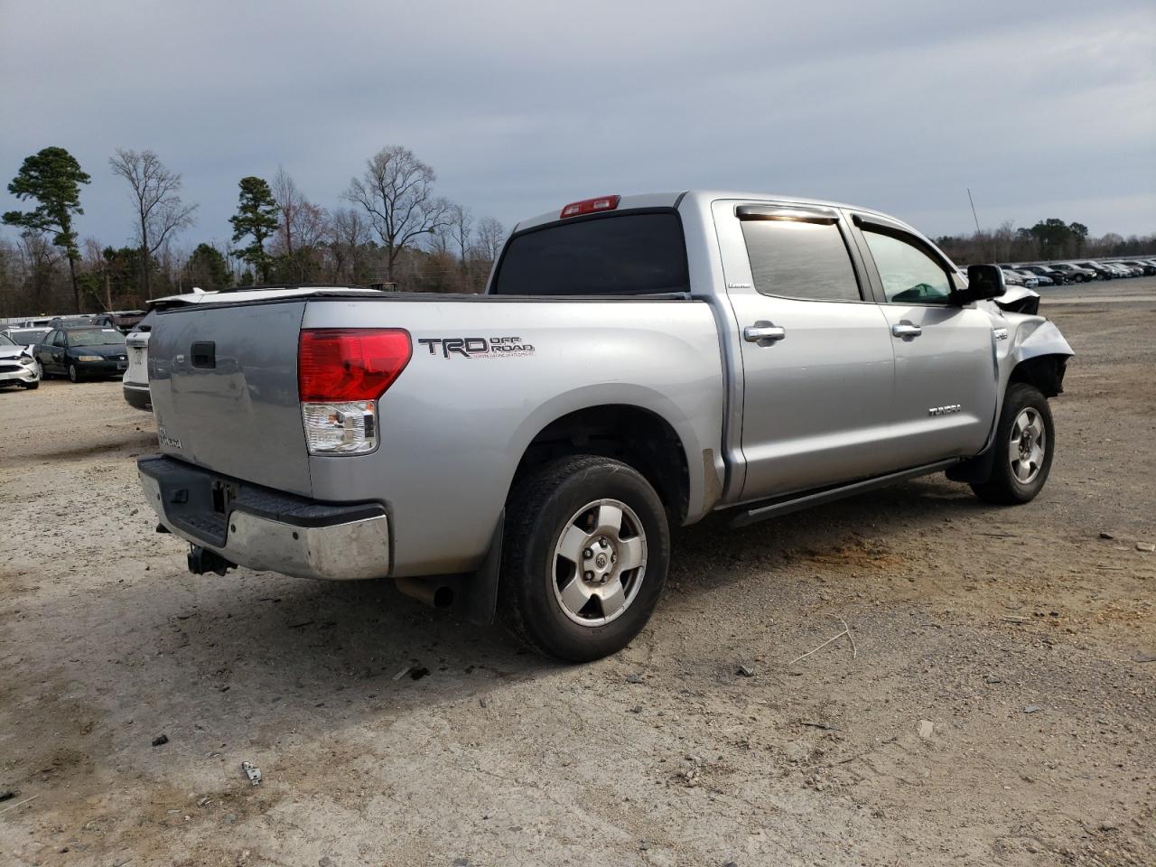 Photo 2 VIN: 5TFFY5F14BX103125 - TOYOTA TUNDRA 