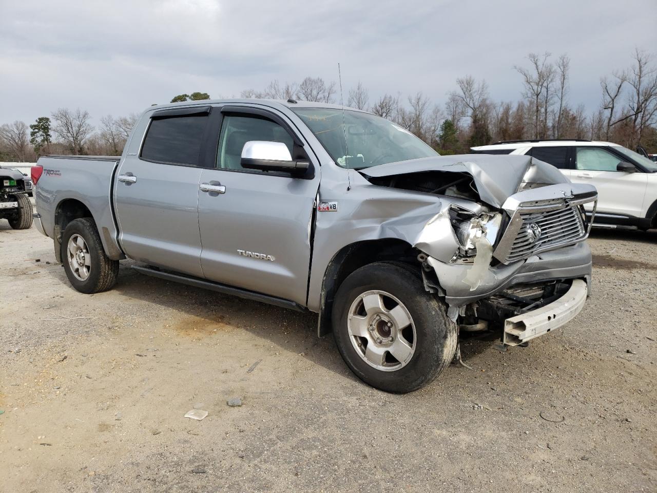 Photo 3 VIN: 5TFFY5F14BX103125 - TOYOTA TUNDRA 