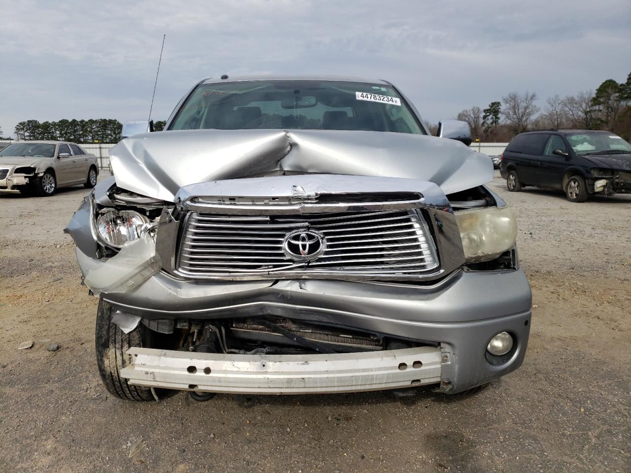 Photo 4 VIN: 5TFFY5F14BX103125 - TOYOTA TUNDRA 