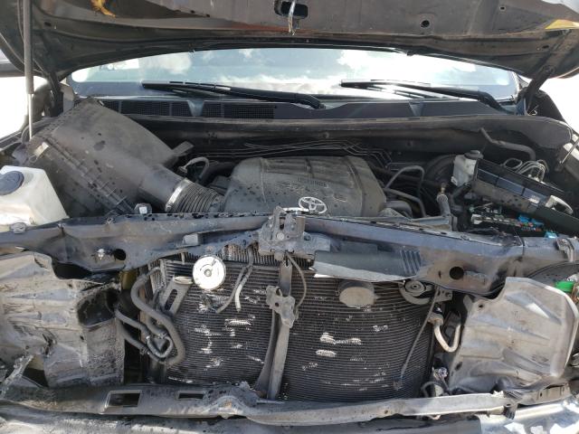 Photo 6 VIN: 5TFFY5F15FX174663 - TOYOTA TUNDRA CRE 