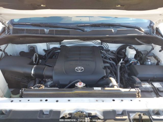 Photo 9 VIN: 5TFFY5F16JX235284 - TOYOTA TUNDRA 