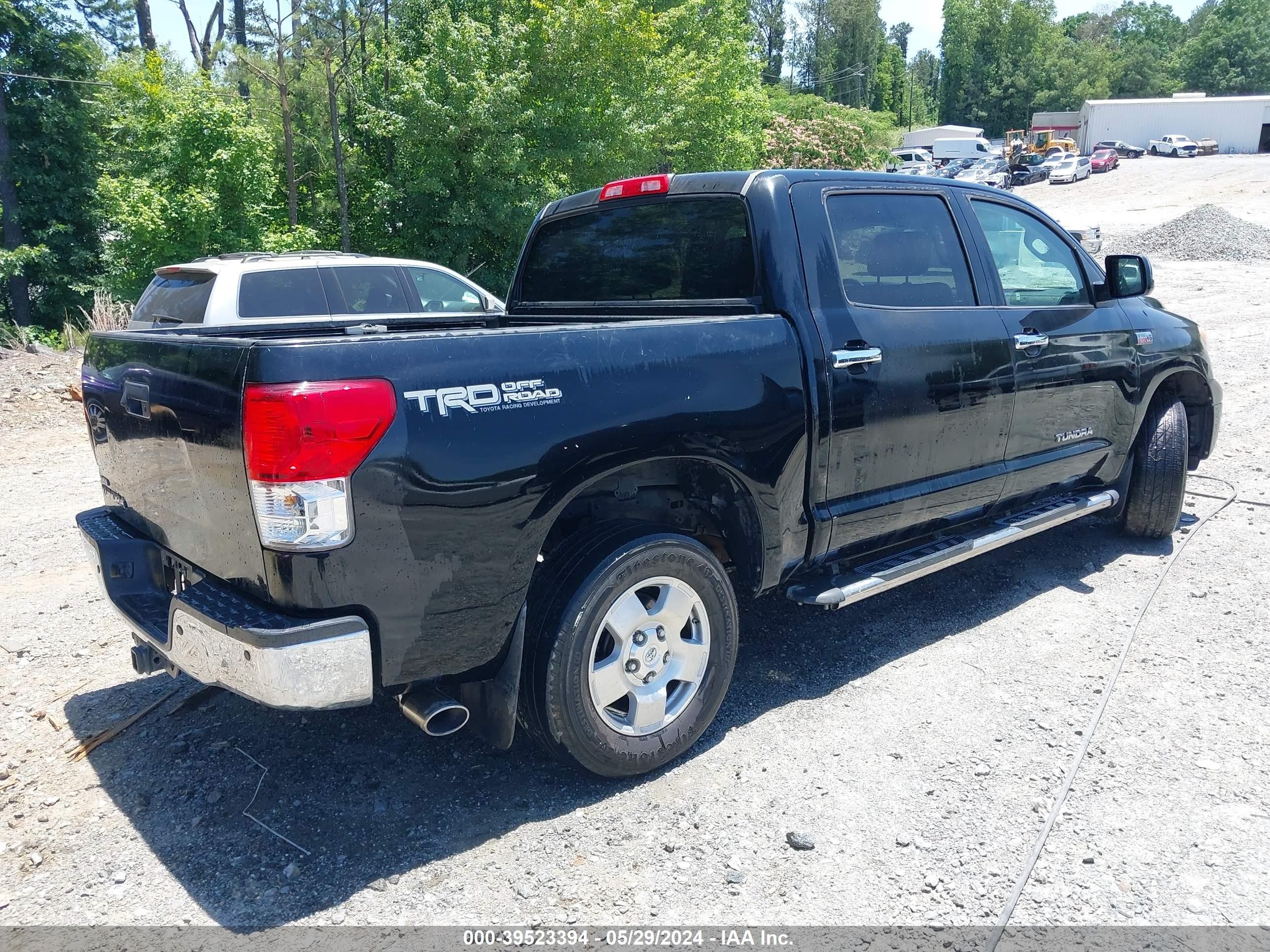 Photo 3 VIN: 5TFFY5F18AX096842 - TOYOTA TUNDRA 