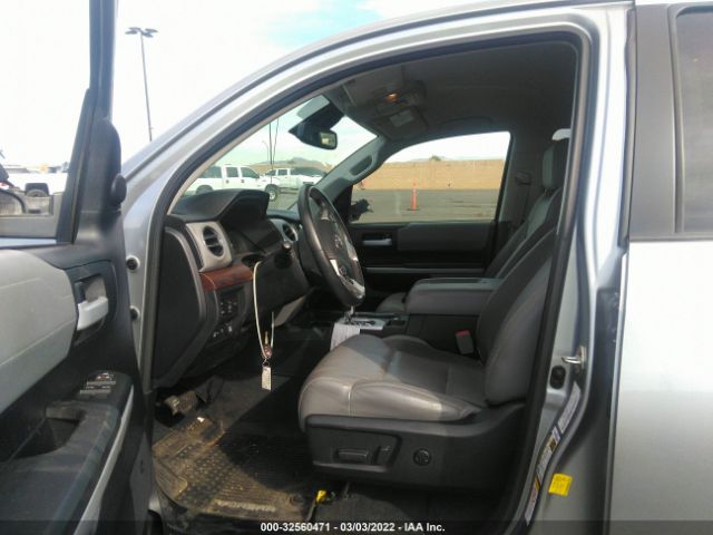 Photo 4 VIN: 5TFFY5F18KX251648 - TOYOTA TUNDRA 2WD 