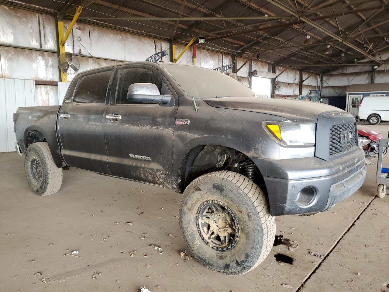 Photo 3 VIN: 5TFFY5F19BX098763 - TOYOTA TUNDRA 