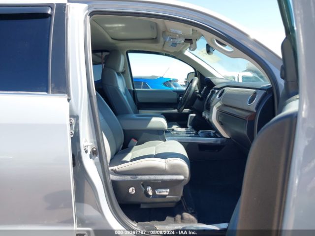 Photo 4 VIN: 5TFFY5F19MX277484 - TOYOTA TUNDRA 