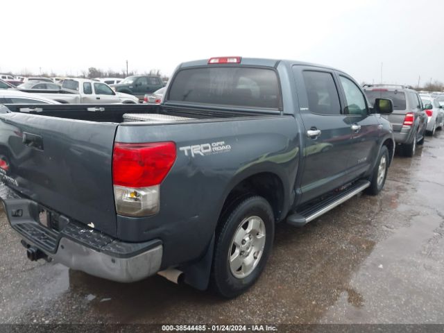 Photo 3 VIN: 5TFFY5F1XAX075409 - TOYOTA TUNDRA 