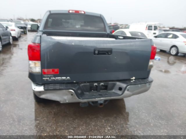 Photo 5 VIN: 5TFFY5F1XAX075409 - TOYOTA TUNDRA 