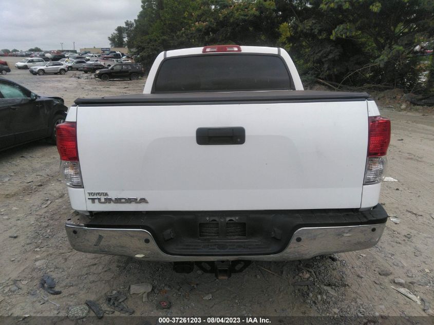 Photo 15 VIN: 5TFFY5F1XAX097412 - TOYOTA TUNDRA 