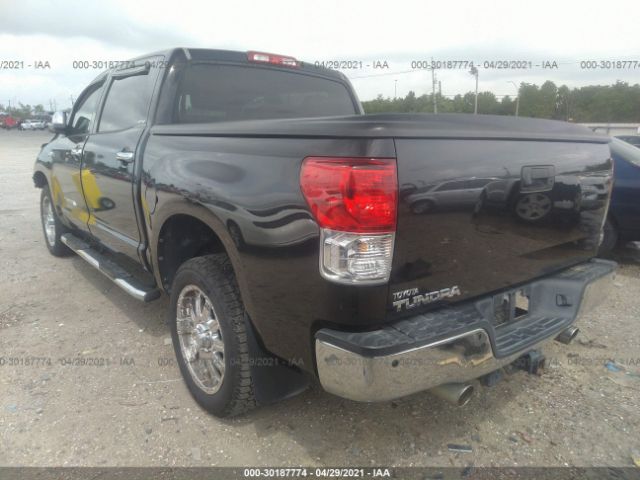 Photo 2 VIN: 5TFFY5F1XCX127284 - TOYOTA TUNDRA 2WD TRUCK 