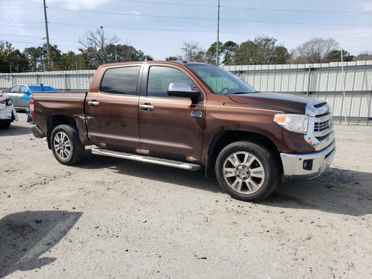 Photo 3 VIN: 5TFGY5F15EX168980 - TOYOTA TUNDRA 