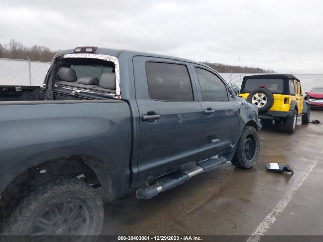 Photo 5 VIN: 5TFHW5F10AX095537 - TOYOTA TUNDRA 