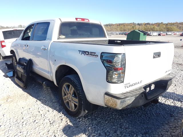 Photo 2 VIN: 5TFHW5F10BX164941 - TOYOTA TUNDRA CRE 