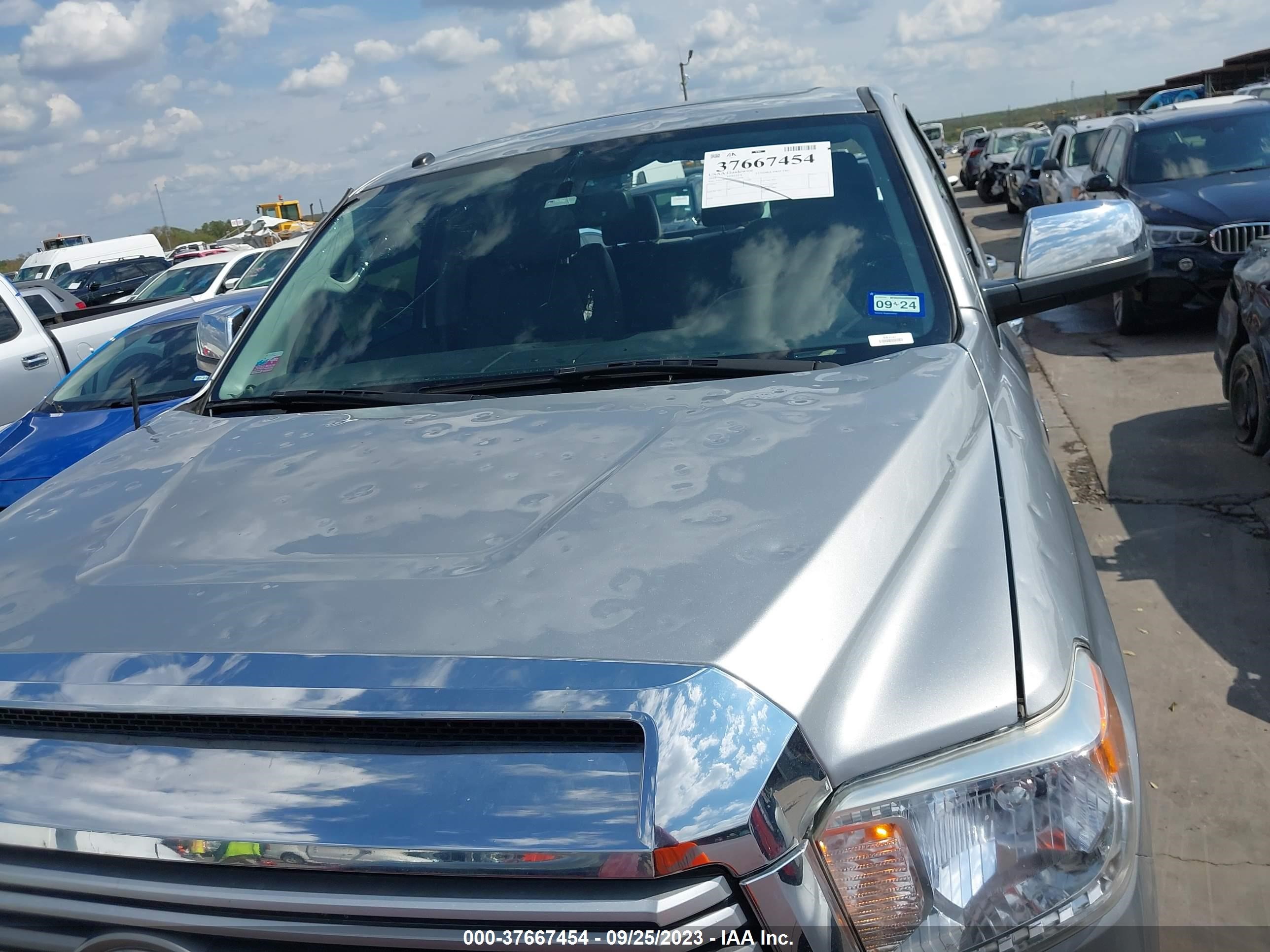 Photo 5 VIN: 5TFHW5F10GX505939 - TOYOTA TUNDRA 