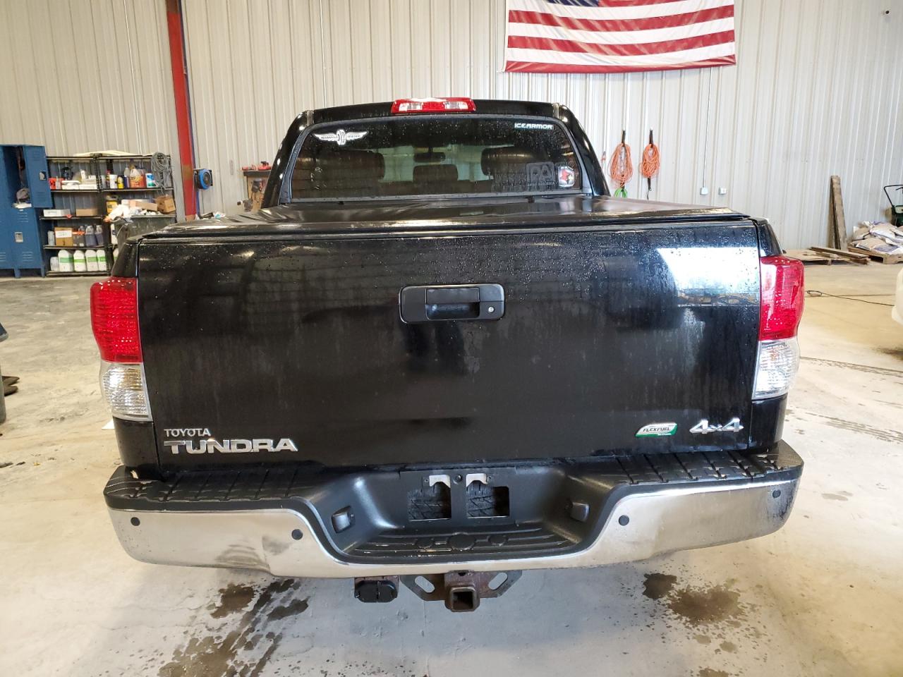 Photo 5 VIN: 5TFHW5F11AX116475 - TOYOTA TUNDRA 