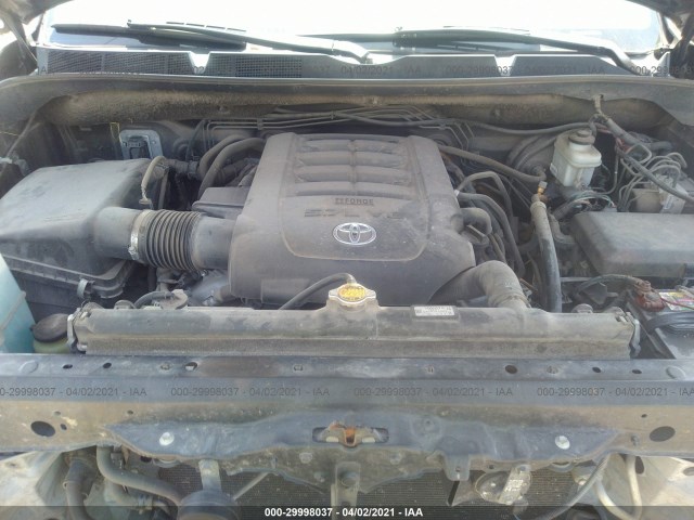 Photo 9 VIN: 5TFHW5F11CX217115 - TOYOTA TUNDRA 4WD TRUCK 