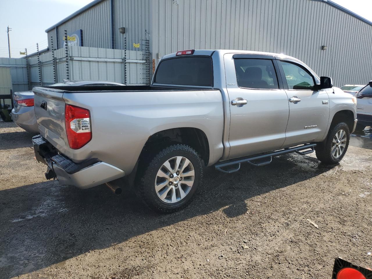 Photo 2 VIN: 5TFHW5F13GX536876 - TOYOTA TUNDRA 